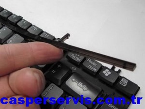 disassemble-laptop-keyboard-10