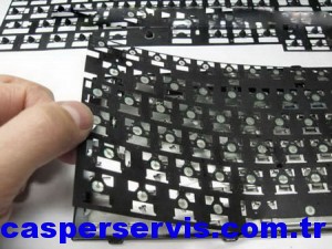 disassemble-laptop-keyboard-27